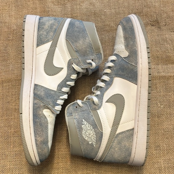 Size 11 Jordan 1 Retro High Hyper Royal Smoke - Picture 2 of 9